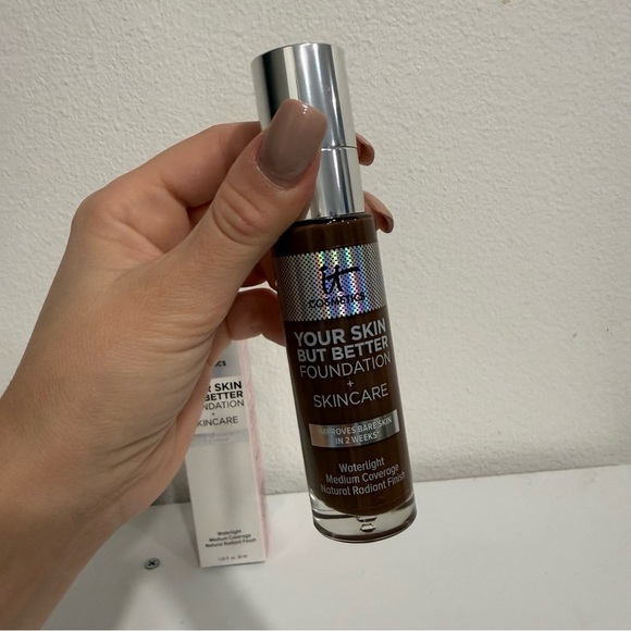 It Cosmetics Your Skin But Better Foundation Medium Coverage Deep Cool 62 - Picture 2 of 7